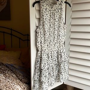 Express printed ruffle tier dress. Size XL. Great condition